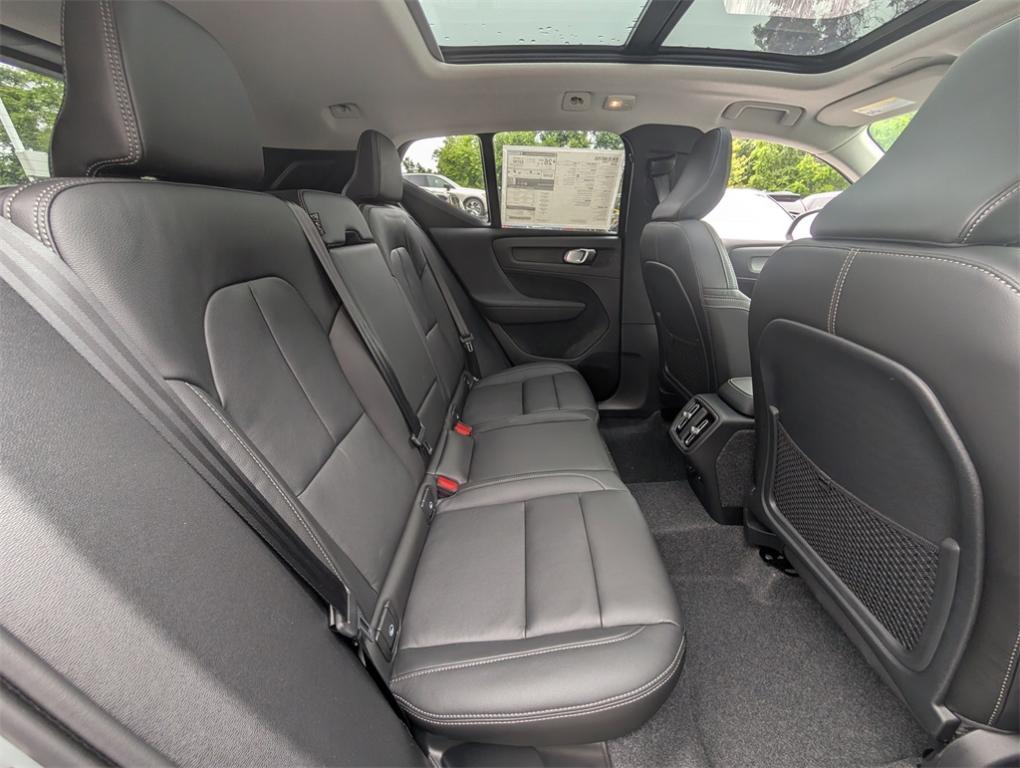 new 2025 Volvo XC40 car, priced at $46,335