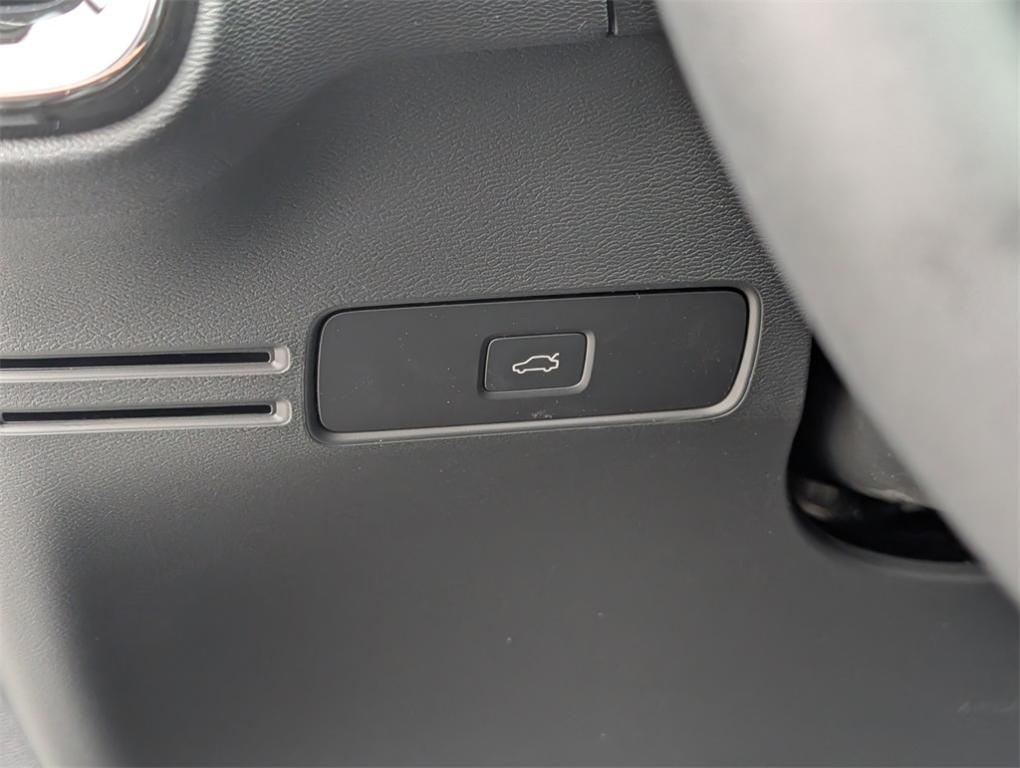 new 2025 Volvo XC40 car, priced at $46,335