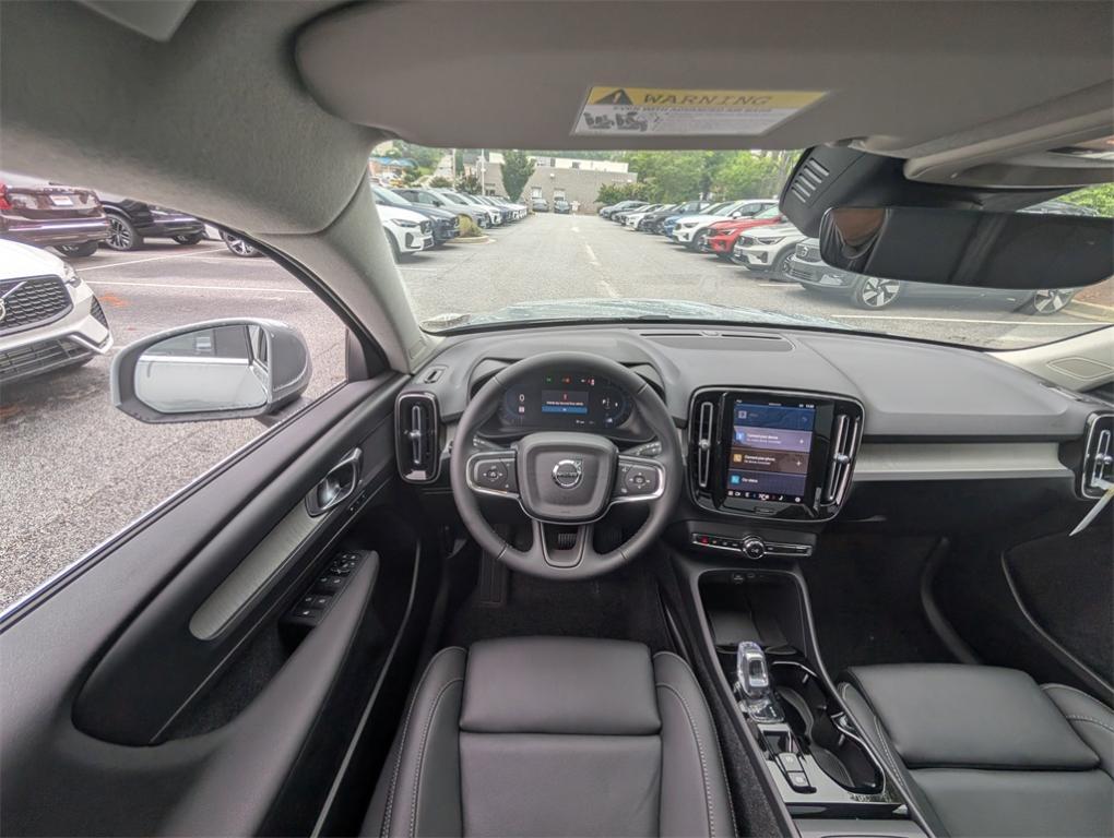 new 2025 Volvo XC40 car, priced at $46,335