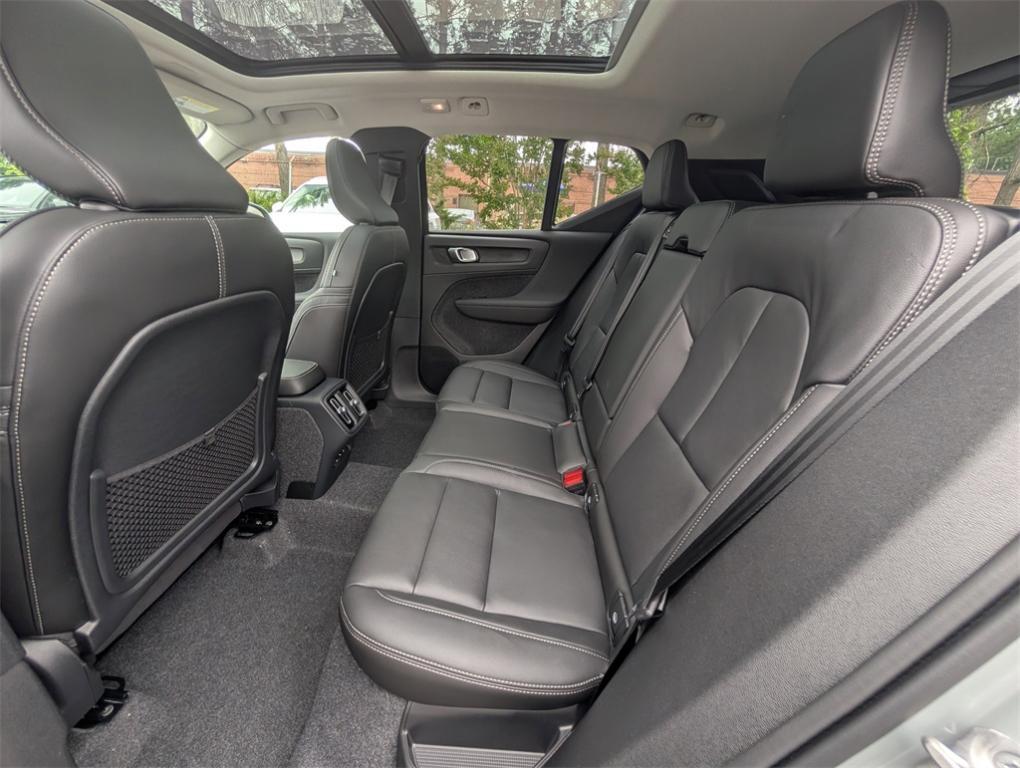 new 2025 Volvo XC40 car, priced at $46,335