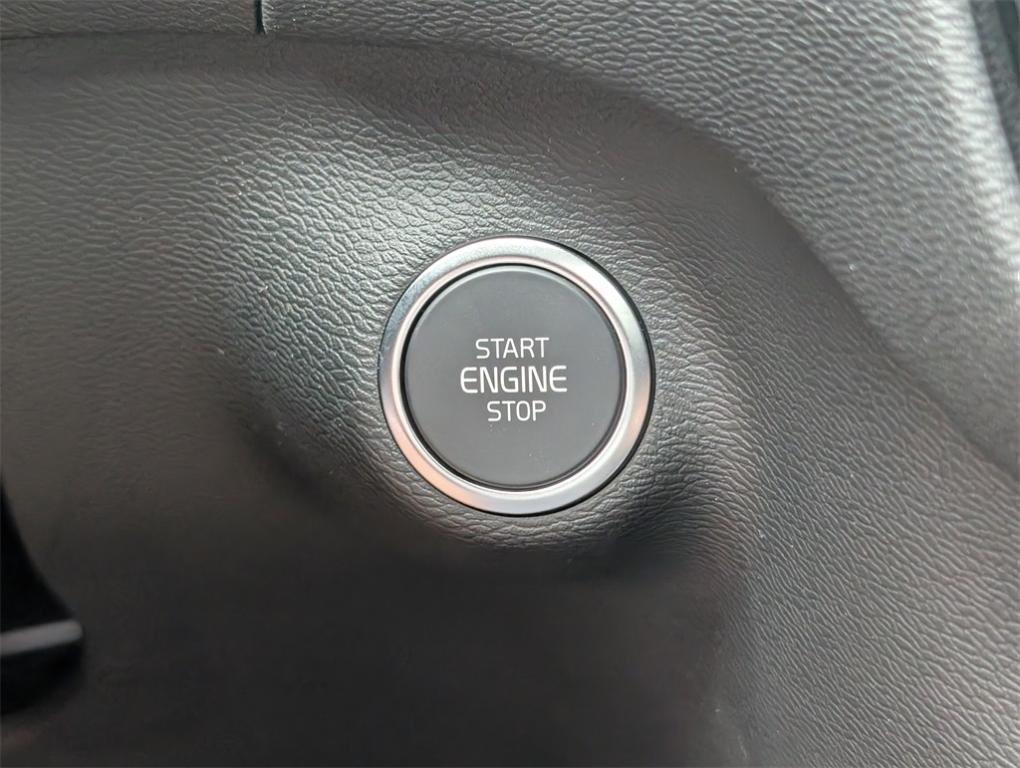 new 2025 Volvo XC40 car, priced at $46,335