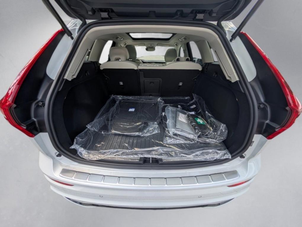 new 2025 Volvo XC60 car, priced at $54,360