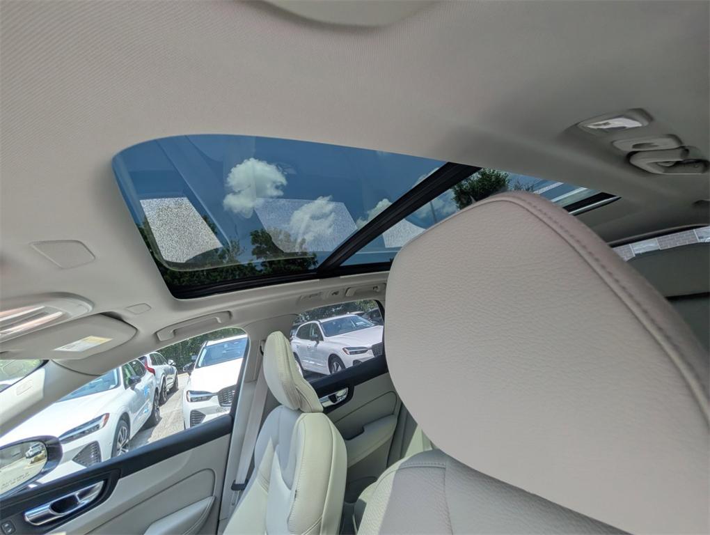 new 2025 Volvo XC60 car, priced at $54,360