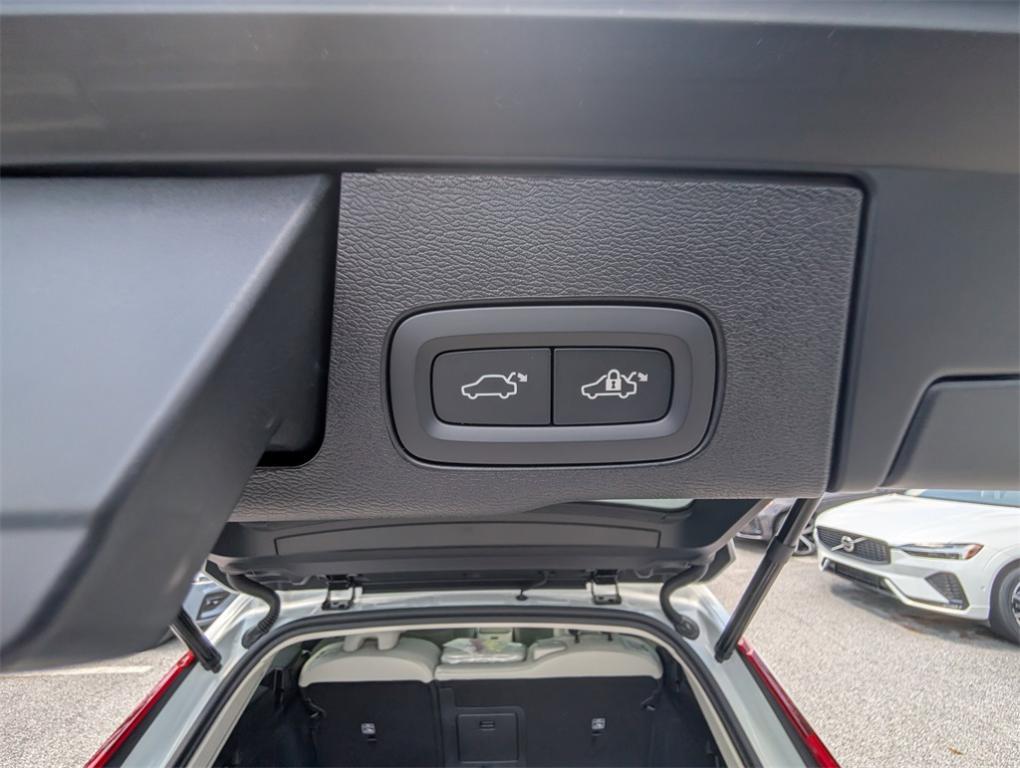 new 2025 Volvo XC60 car, priced at $54,360