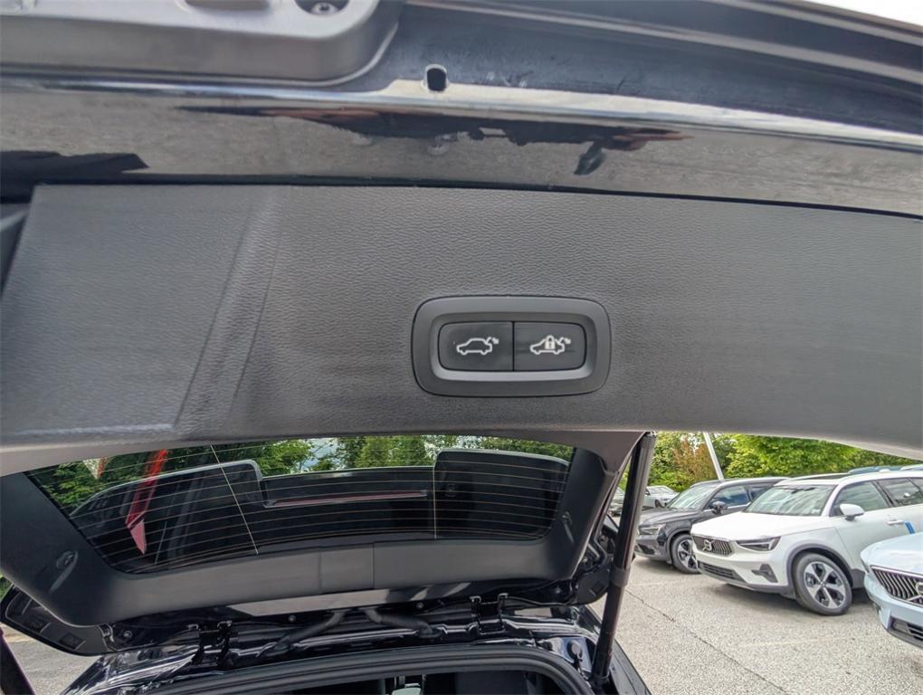 used 2024 Volvo XC40 Recharge Pure Electric car, priced at $38,770