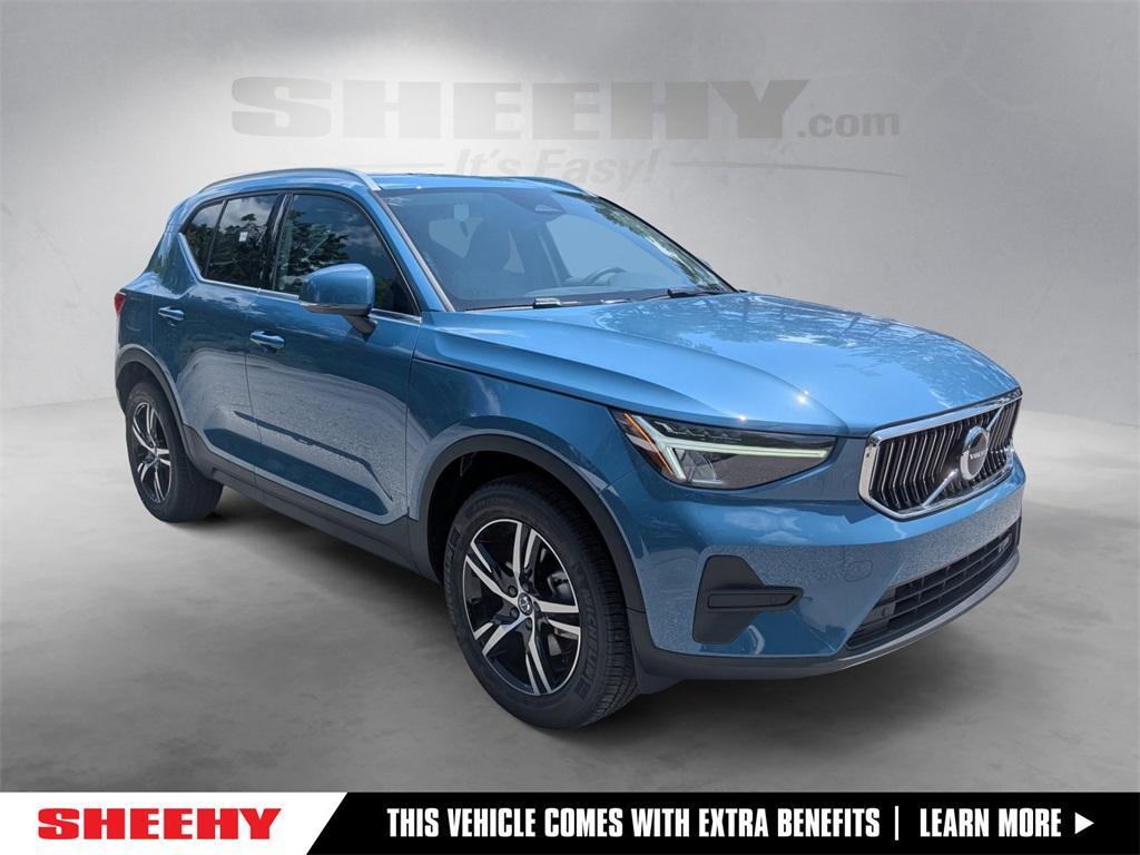 new 2025 Volvo XC40 car, priced at $42,595