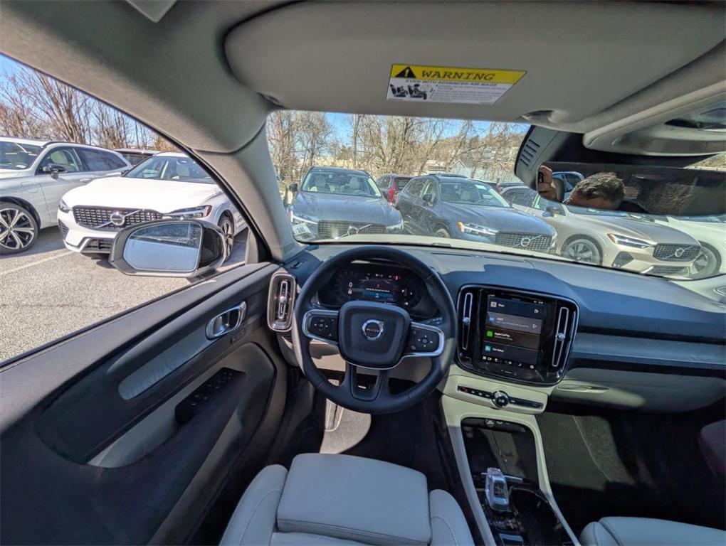 new 2025 Volvo XC40 car, priced at $47,315