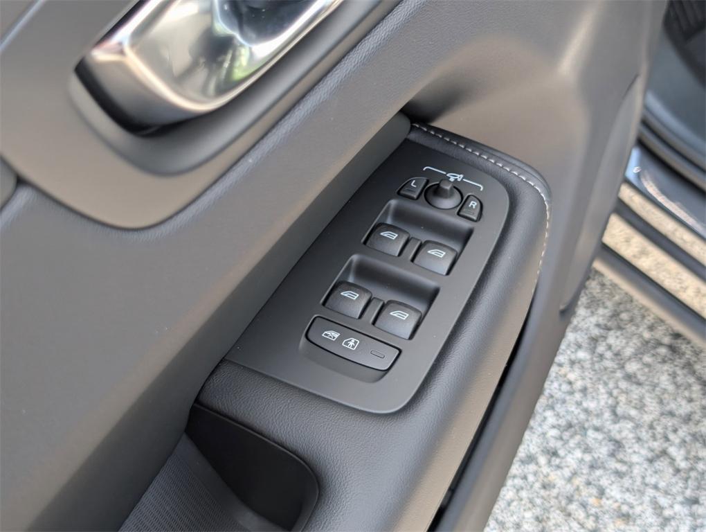 new 2025 Volvo XC60 Plug-In Hybrid car, priced at $71,295