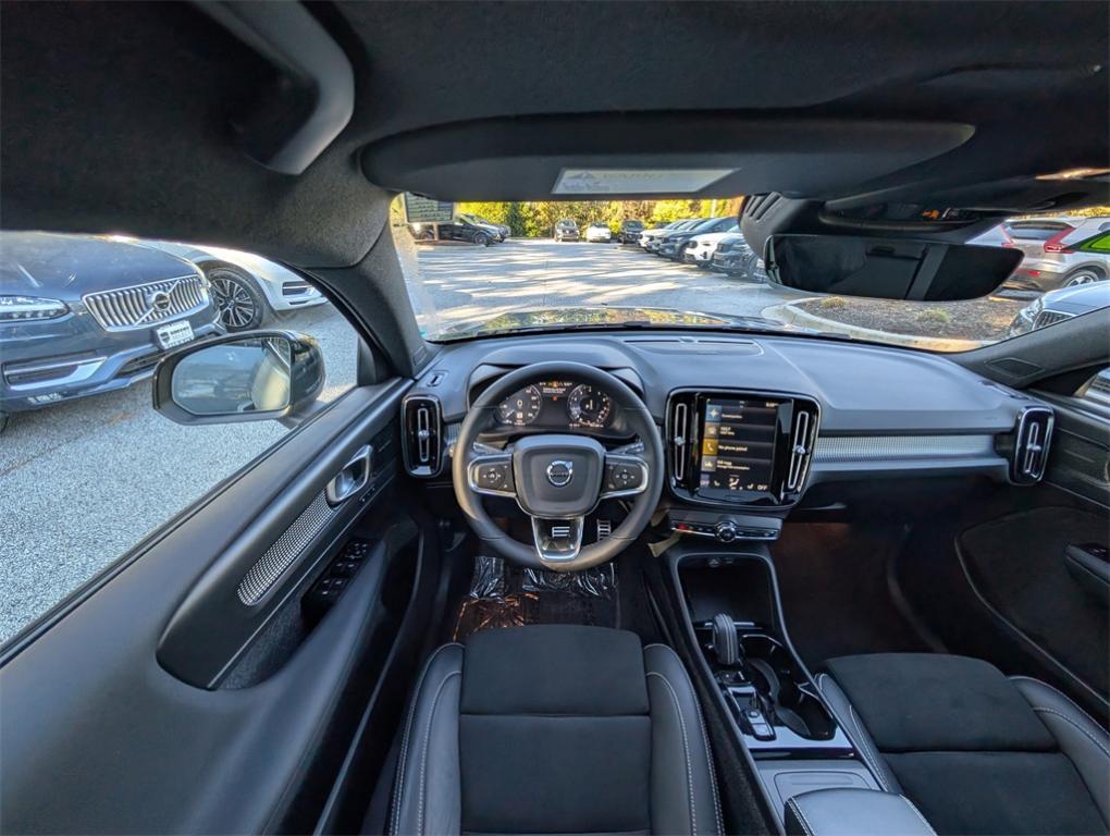 used 2022 Volvo XC40 car, priced at $24,370