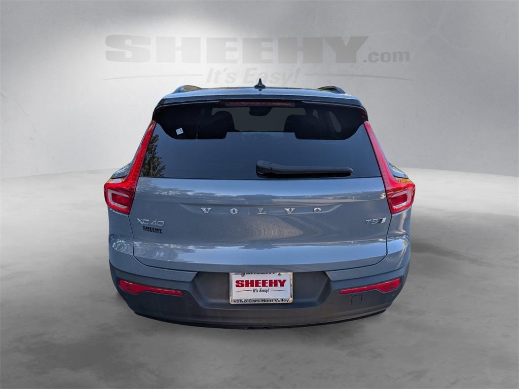 used 2022 Volvo XC40 car, priced at $24,370