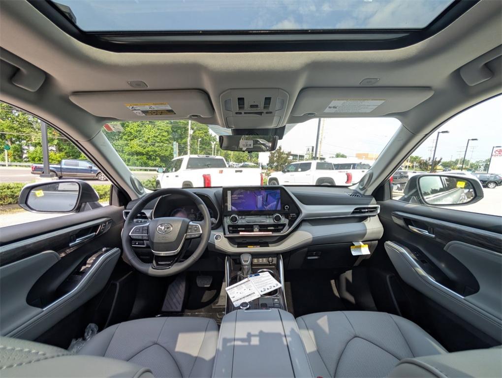 new 2025 Toyota Highlander car, priced at $54,053