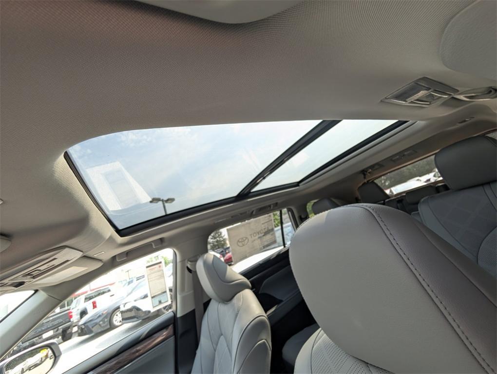 new 2025 Toyota Highlander car, priced at $54,053
