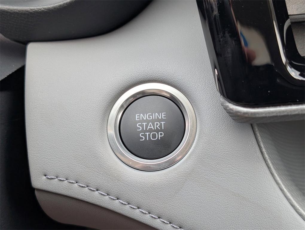 new 2025 Toyota Highlander car, priced at $54,053