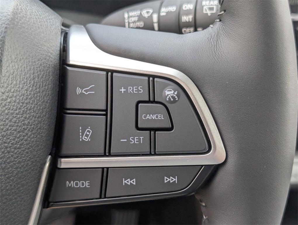 new 2025 Toyota Highlander car, priced at $54,053