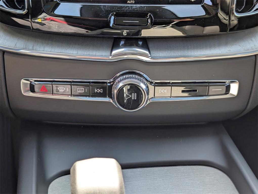 new 2025 Volvo XC60 Plug-In Hybrid car, priced at $62,395