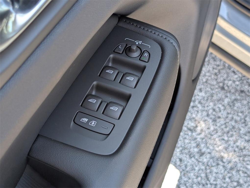 new 2025 Volvo XC60 Plug-In Hybrid car, priced at $62,395