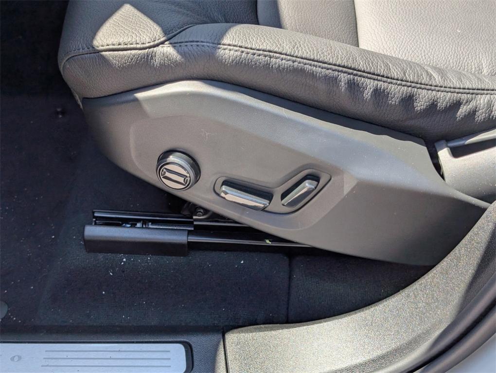 new 2025 Volvo XC60 Plug-In Hybrid car, priced at $62,395
