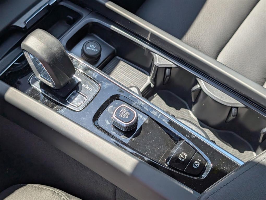 new 2025 Volvo XC60 Plug-In Hybrid car, priced at $62,395
