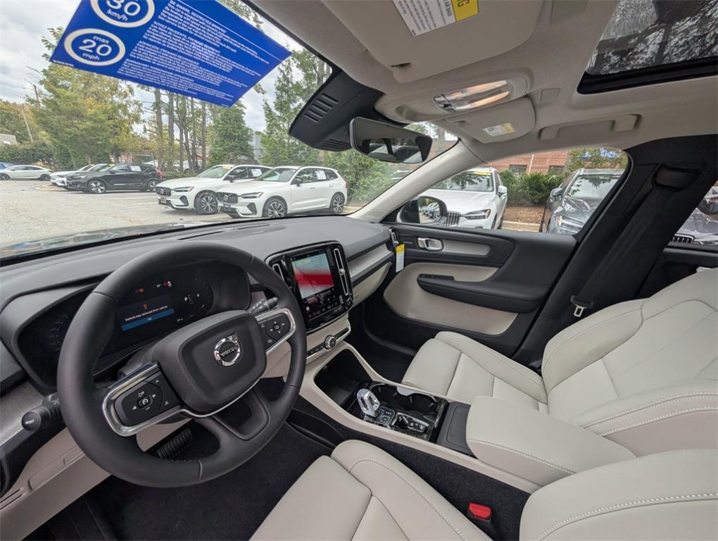 new 2026 Volvo XC40 car