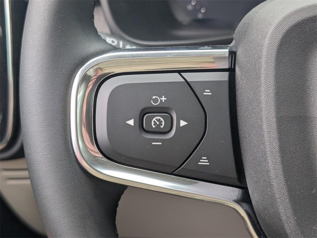 new 2026 Volvo XC40 car