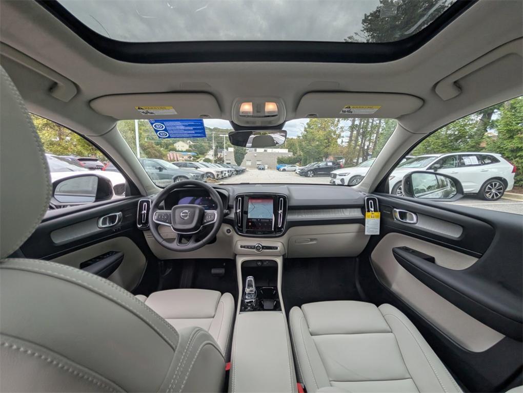 new 2026 Volvo XC40 car