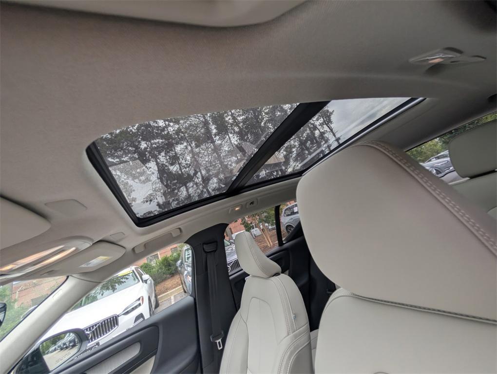 new 2026 Volvo XC40 car