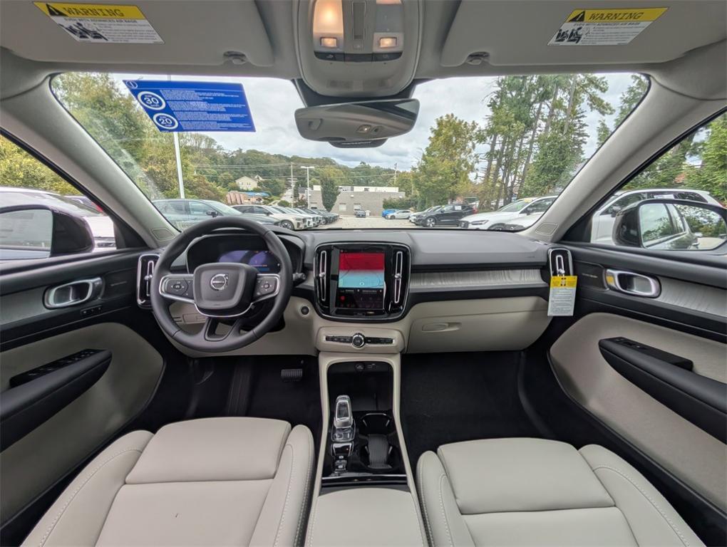 new 2026 Volvo XC40 car