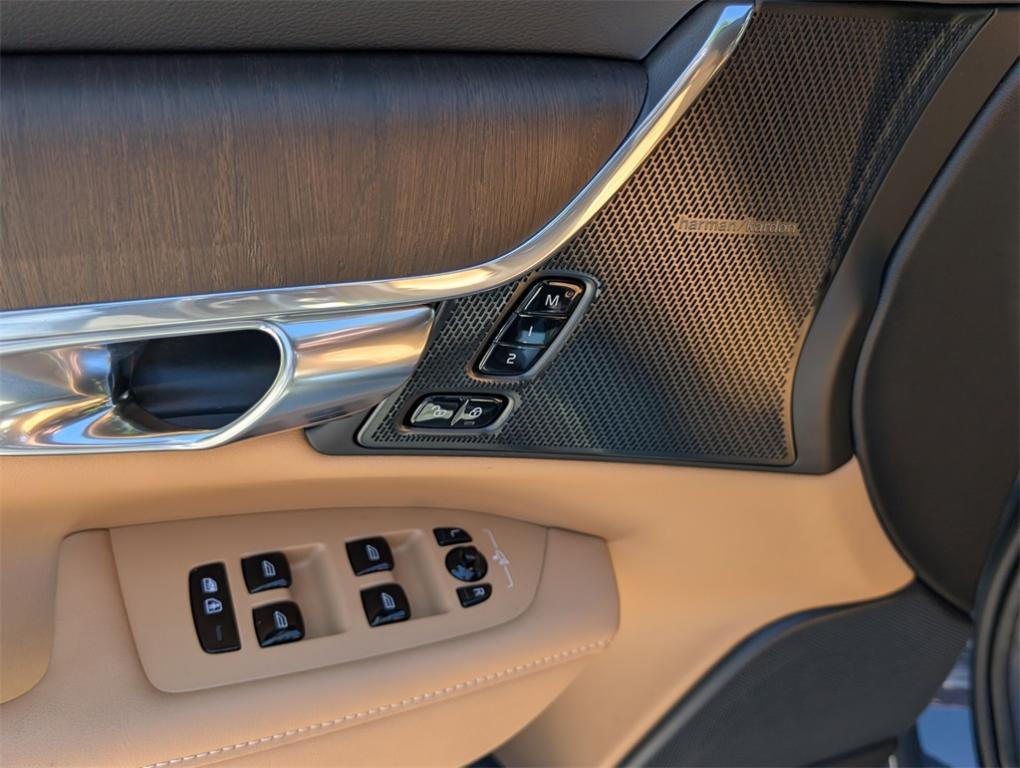 new 2026 Volvo V90 Cross Country car