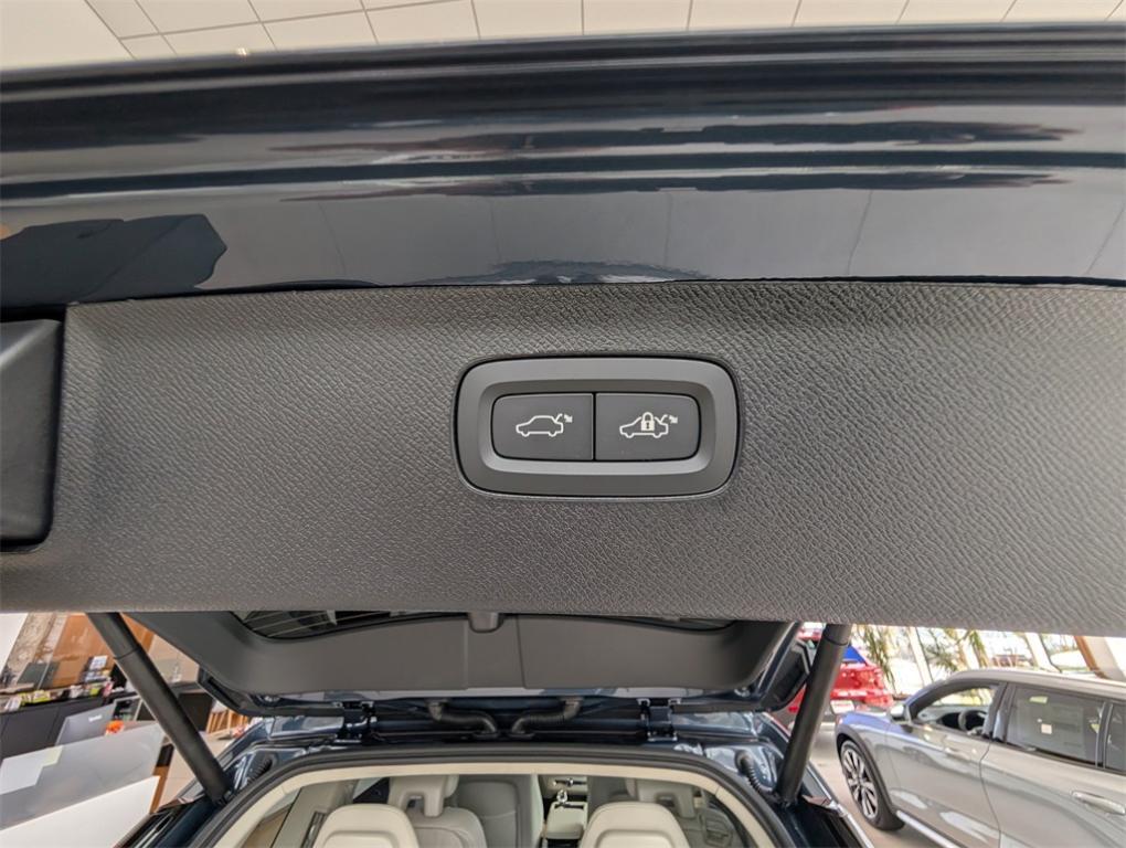 new 2025 Volvo XC90 Plug-In Hybrid car, priced at $89,600