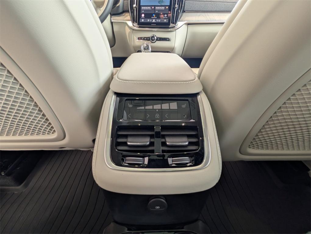 new 2025 Volvo XC90 Plug-In Hybrid car, priced at $89,600
