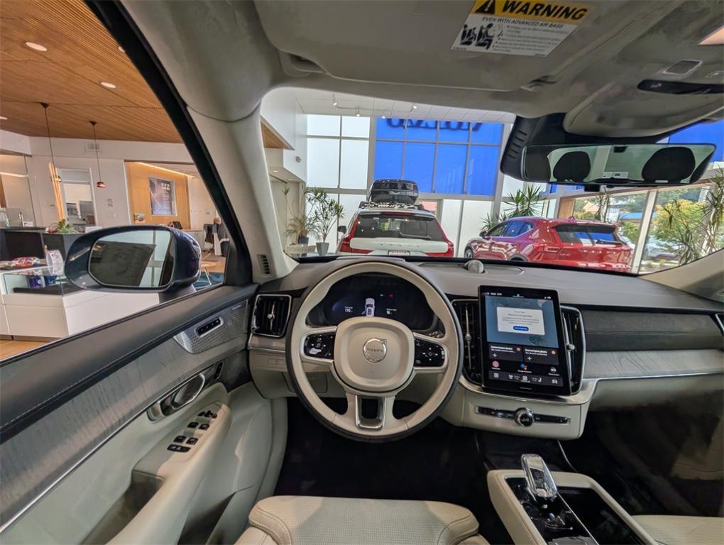 new 2025 Volvo XC90 Plug-In Hybrid car, priced at $89,600