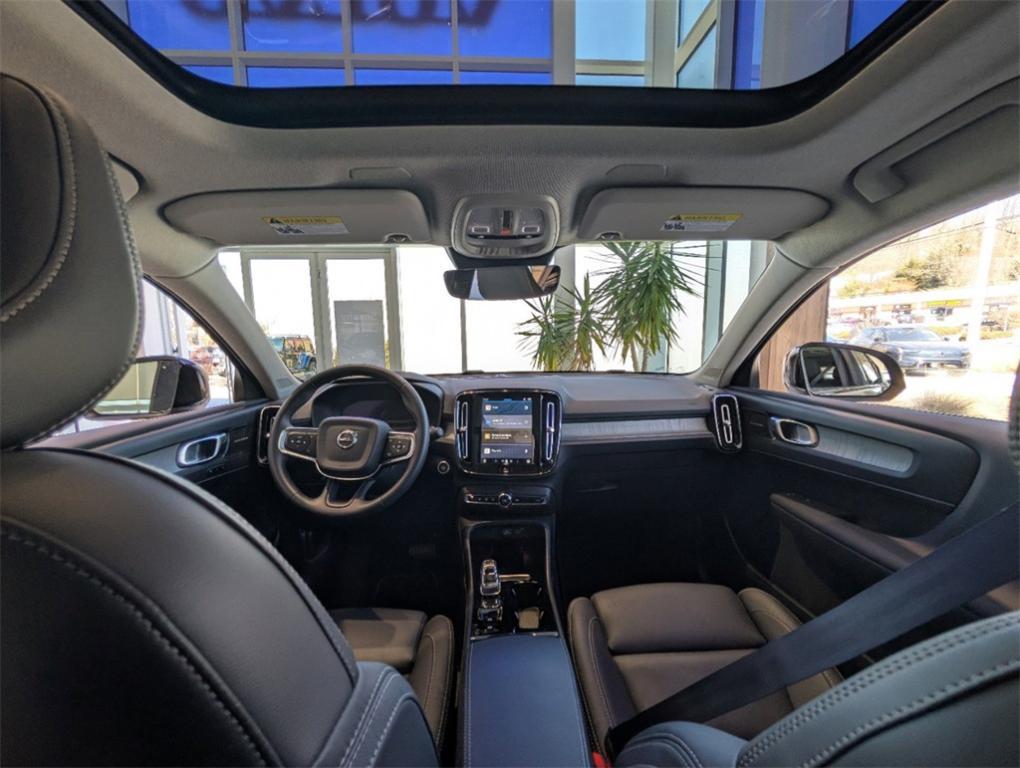 new 2025 Volvo XC40 car, priced at $50,765
