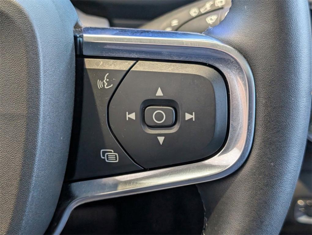 new 2025 Volvo XC40 car, priced at $50,765