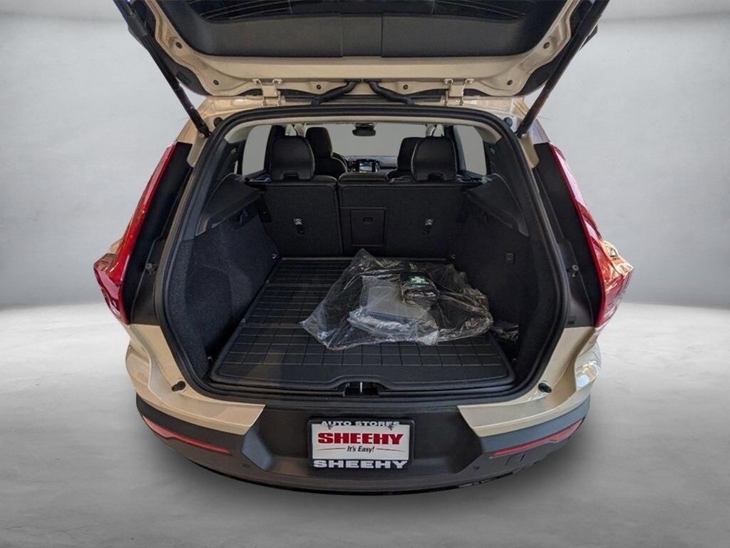 new 2025 Volvo XC40 car, priced at $50,765