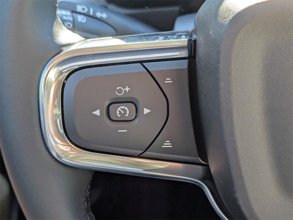 new 2026 Volvo XC40 car