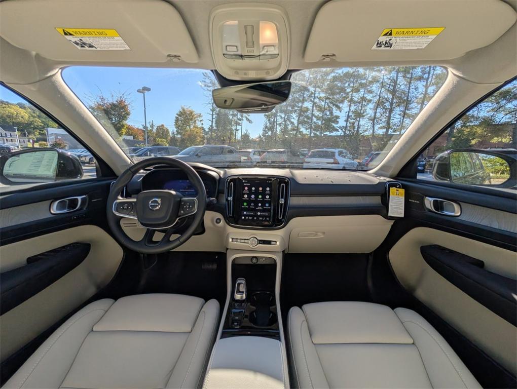 new 2026 Volvo XC40 car