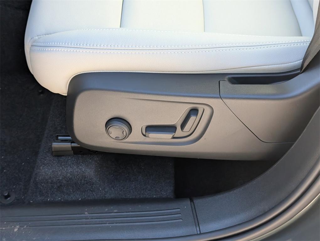 new 2026 Volvo XC40 car