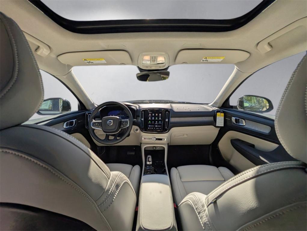 new 2026 Volvo XC40 car