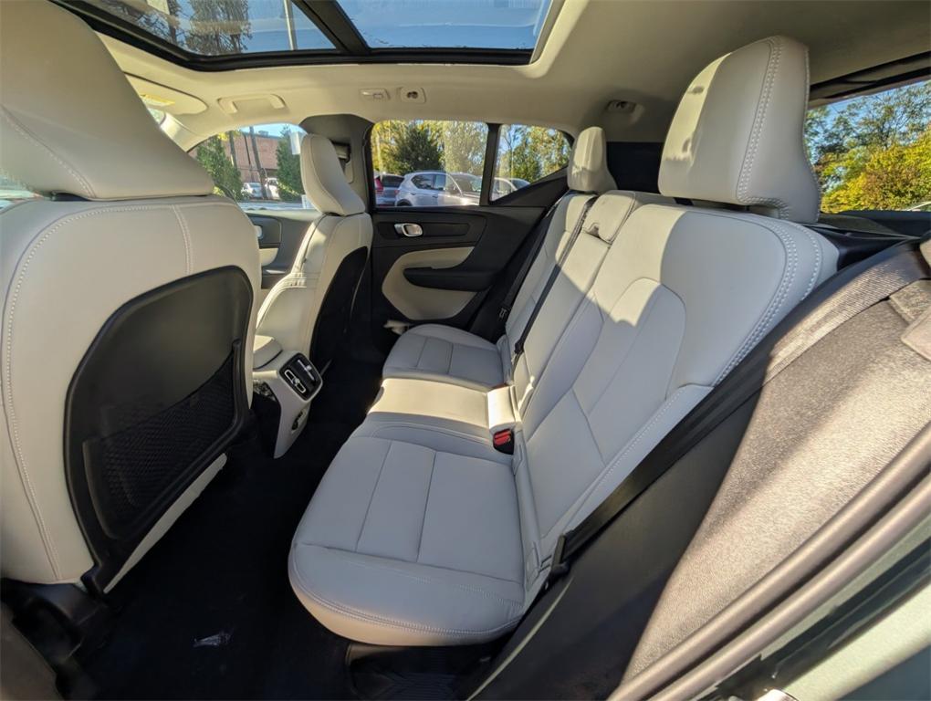 new 2026 Volvo XC40 car