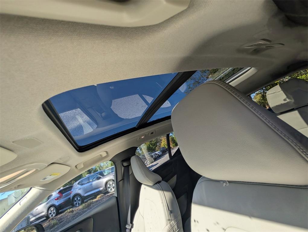 new 2026 Volvo XC40 car