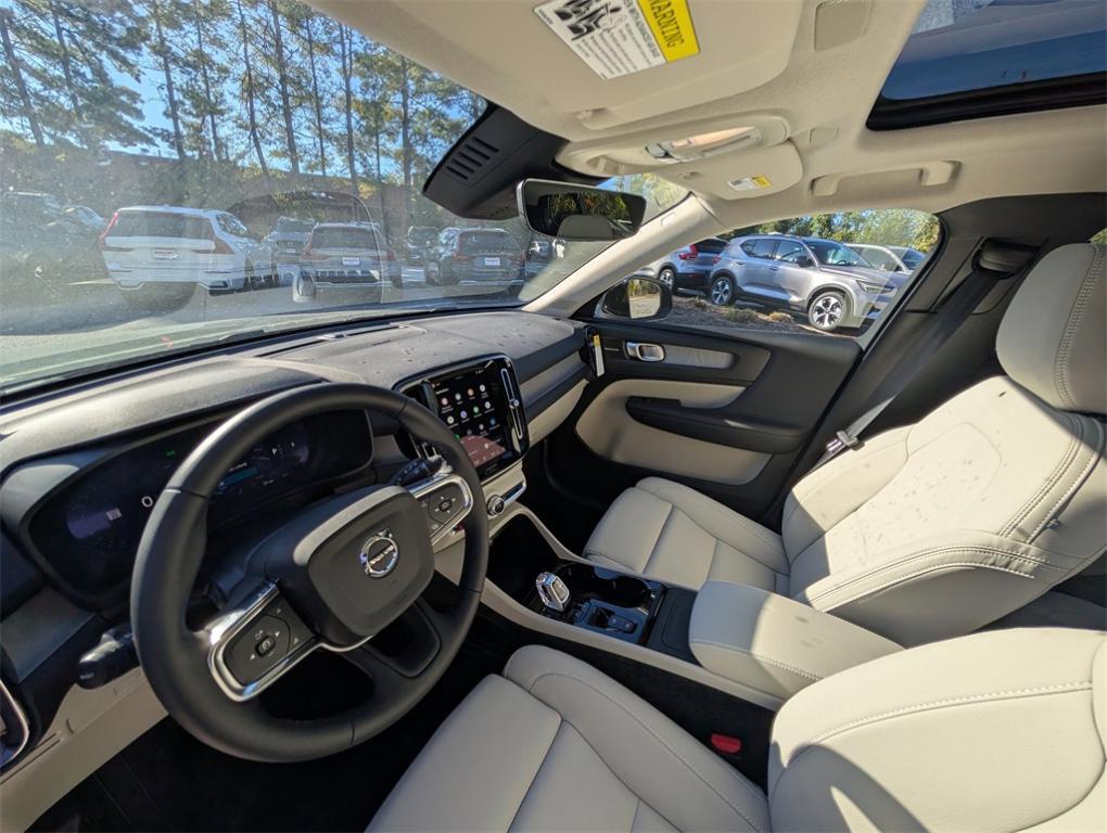 new 2026 Volvo XC40 car