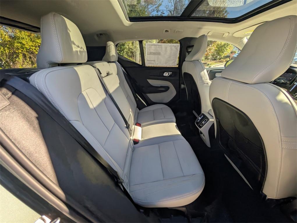 new 2026 Volvo XC40 car