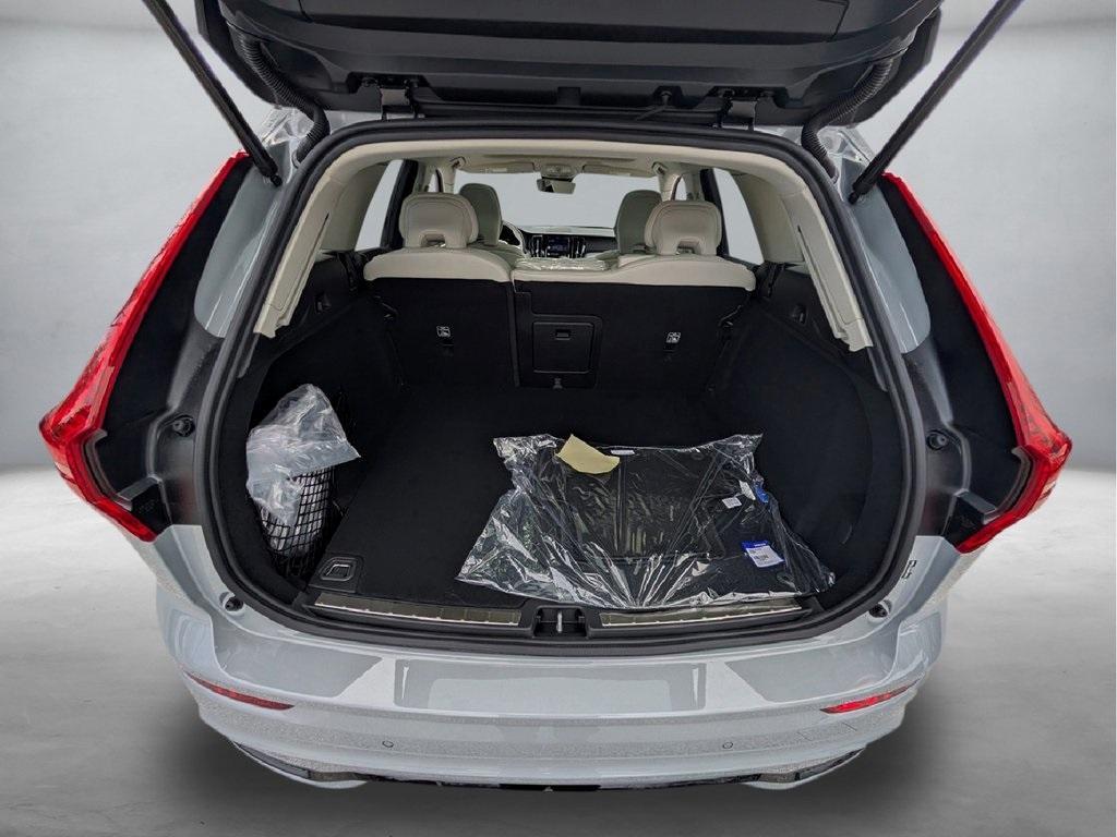 new 2025 Volvo XC60 car
