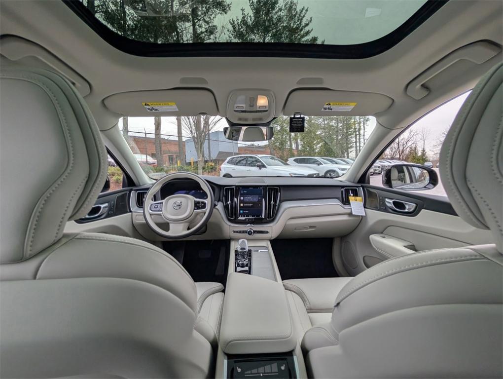 new 2025 Volvo XC60 car