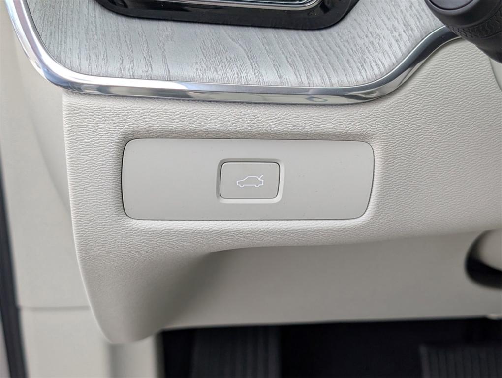 new 2025 Volvo XC60 car