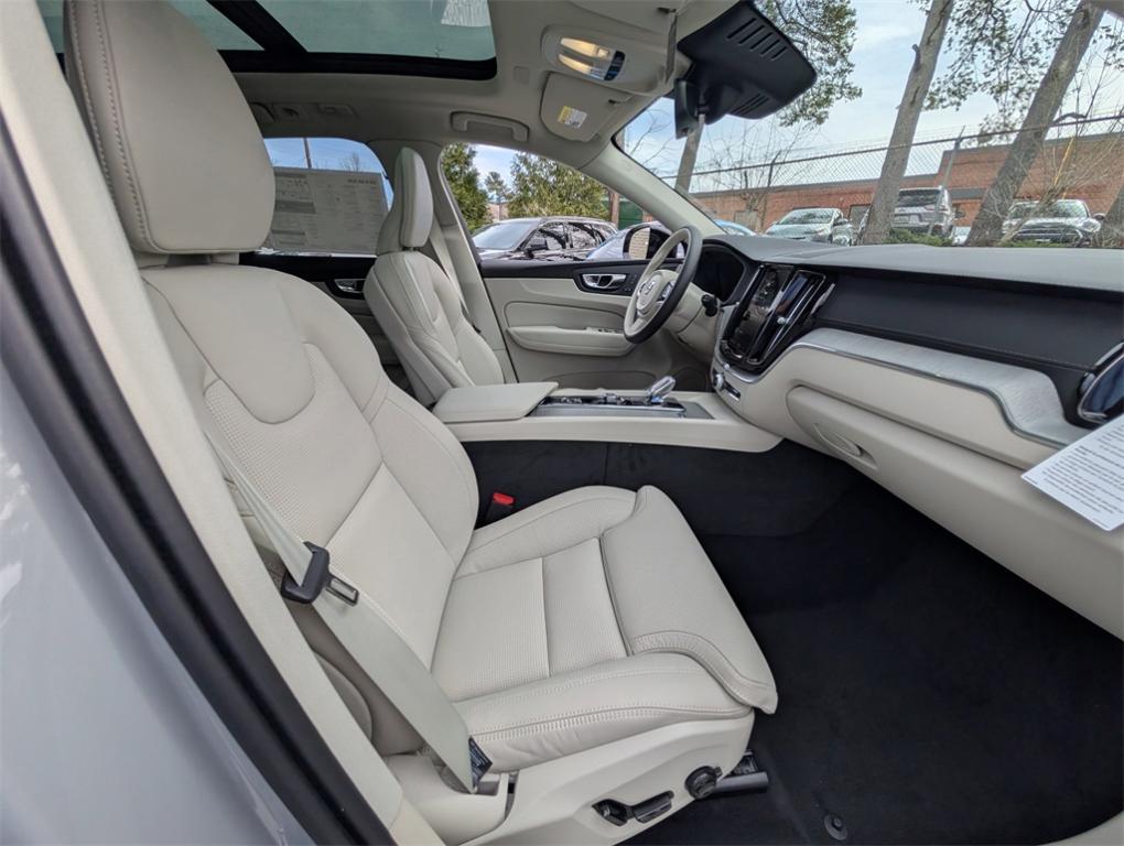 new 2025 Volvo XC60 car