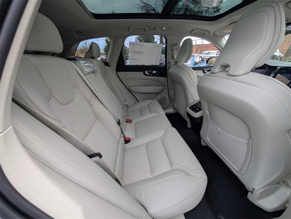 new 2025 Volvo XC60 car