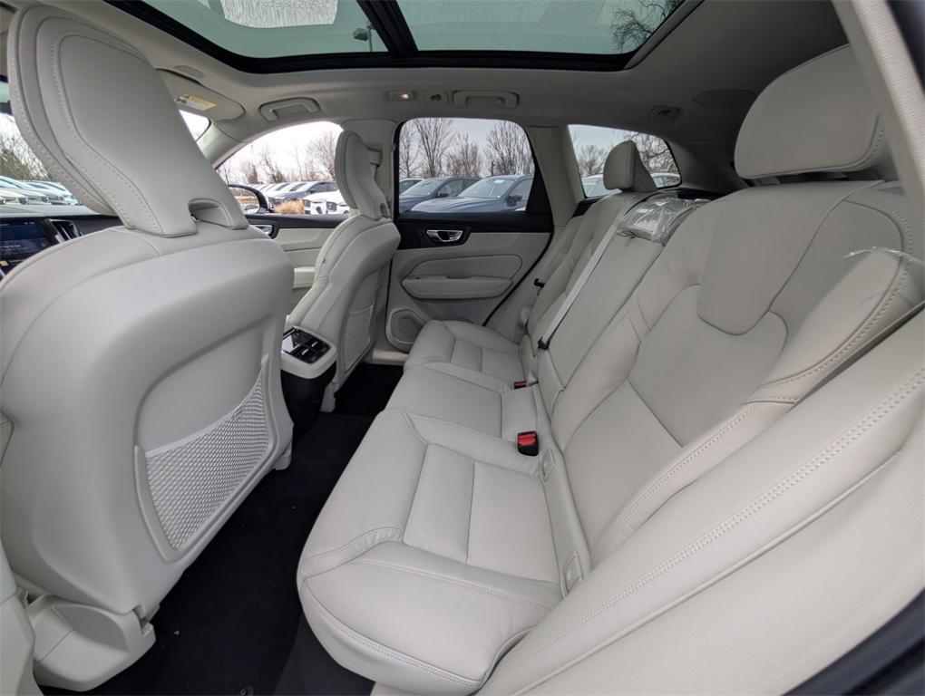new 2025 Volvo XC60 car