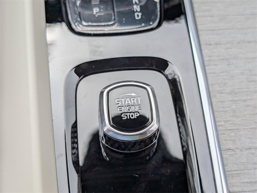 new 2025 Volvo XC60 car