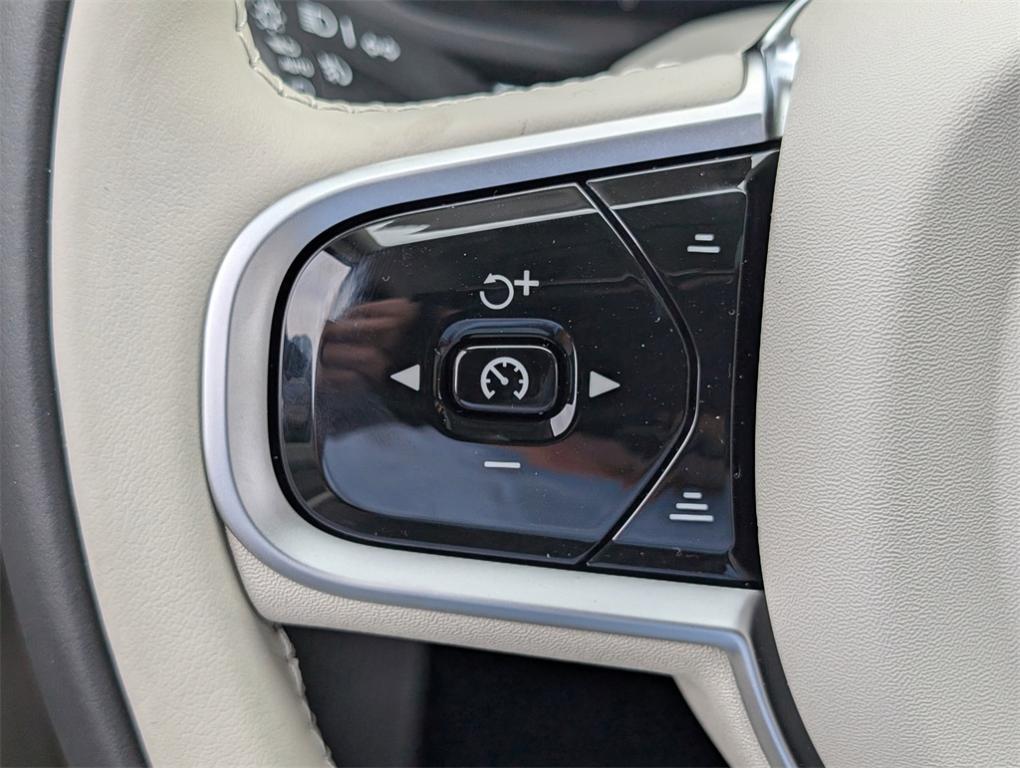 new 2025 Volvo XC60 car